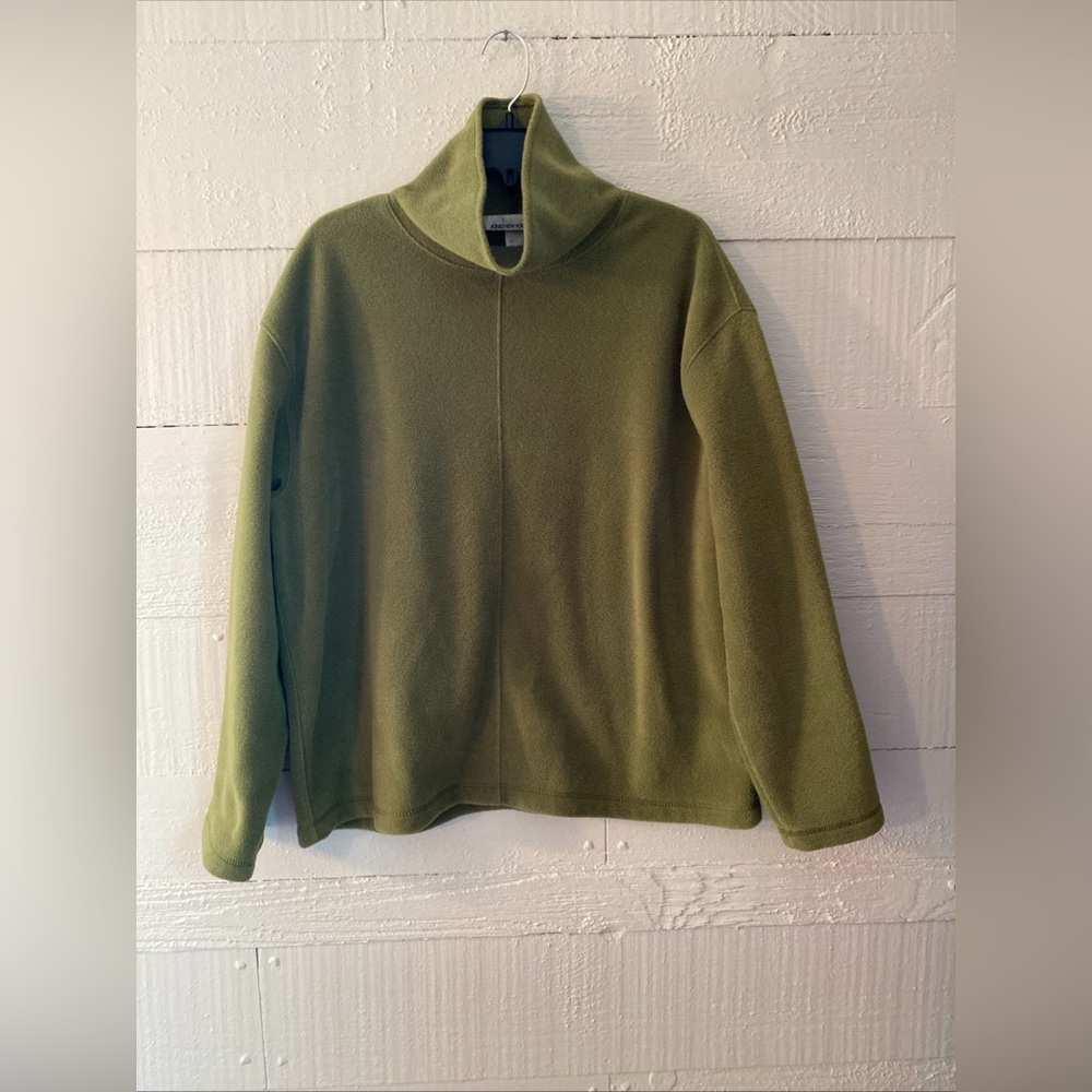 Jones New York Sport Women’s  Fleece Top Center Seam Cowl Neck Green Size Large